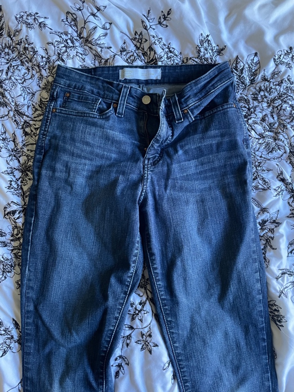 Signature Levi’s Dark Blue Denim Skinny Jeans